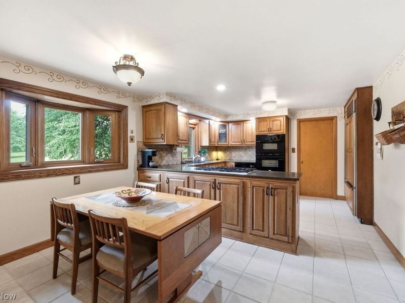 4950 E Pleasant Valley Road E, Seven Hills, OH 44131 Photo 7