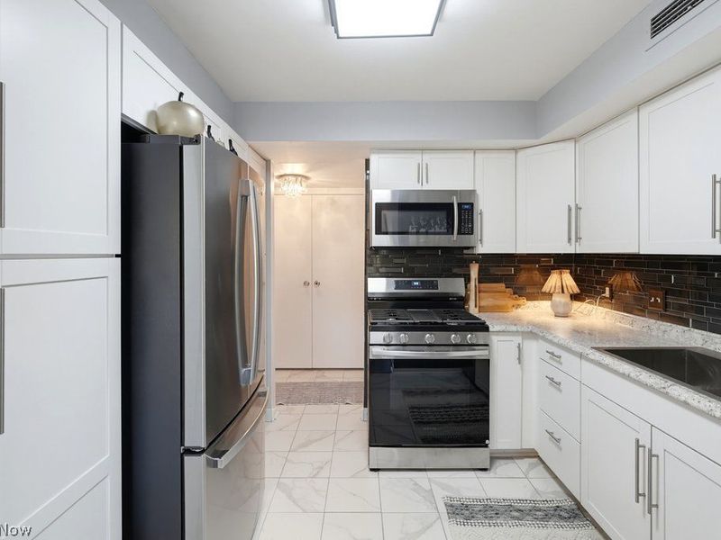 1145 Canyon View Road, Unit 202, Sagamore Hills, OH 44067 Photo 9
