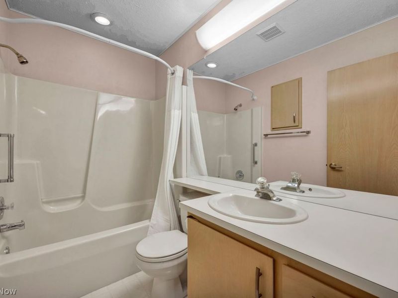 12599 Doria Court, Strongsville, OH 44149 Photo 22