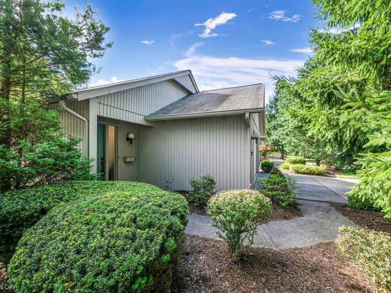 12599 Doria Court, Strongsville, OH 44149 Photo 4