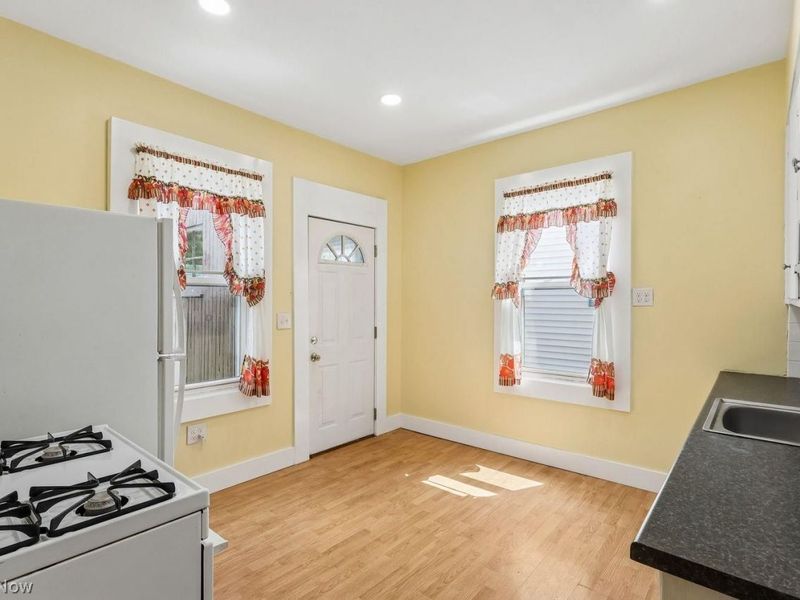 4302 Woburn Avenue, Cleveland, OH 44109 Photo 15