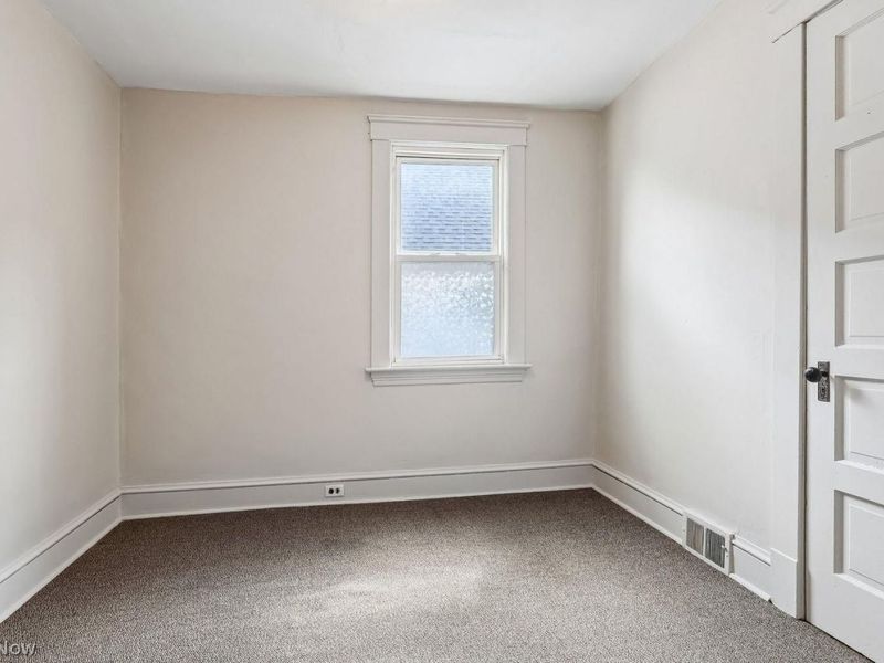 4302 Woburn Avenue, Cleveland, OH 44109 Photo 21