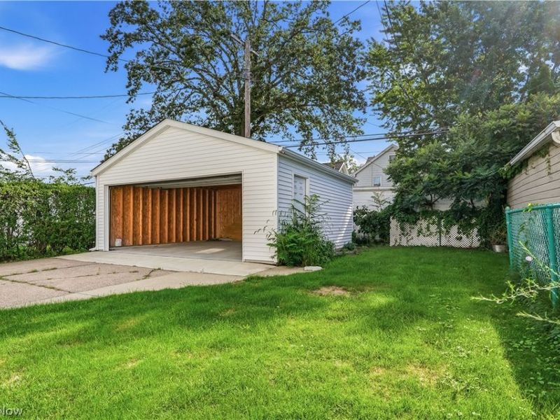 2095 Chesterland Avenue , Lakewood, OH 44107 Photo 46