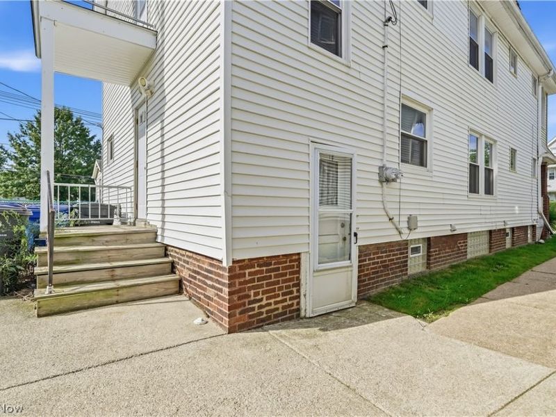 2095 Chesterland Avenue , Lakewood, OH 44107 Photo 47