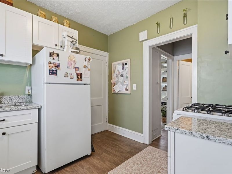 2095 Chesterland Avenue , Lakewood, OH 44107 Photo 6
