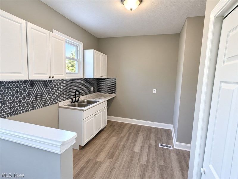 1884 E 81st Street, Cleveland, OH 44103 Photo 11