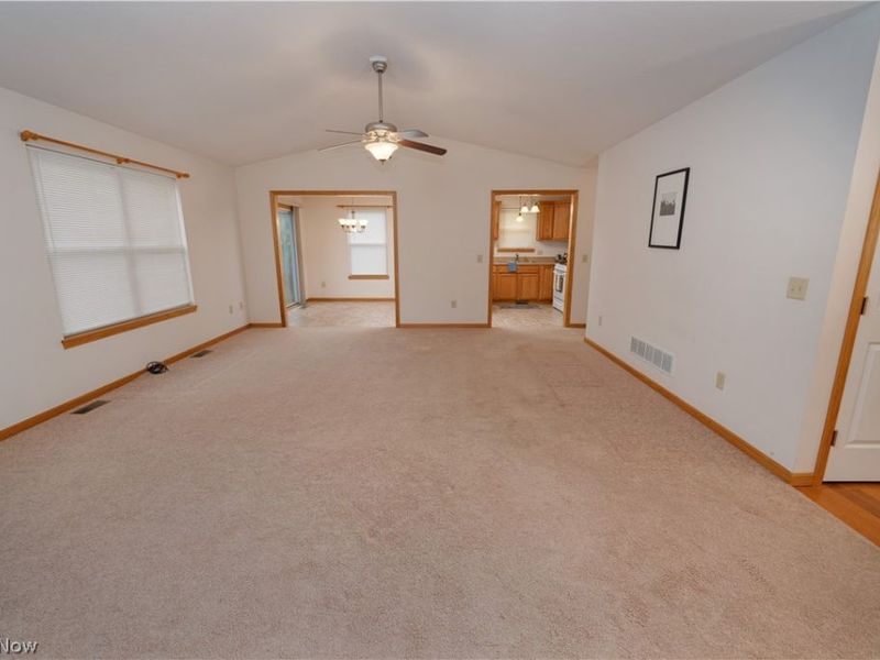 854 Susan Road, Ravenna, OH 44266 Photo 4