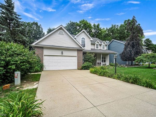 4145 Burnwyke Court, Copley, OH 44321