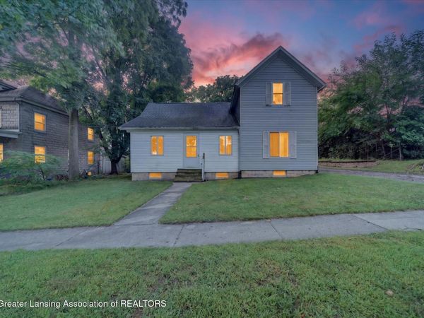 124 E Clinton Street, Hastings, MI 49058