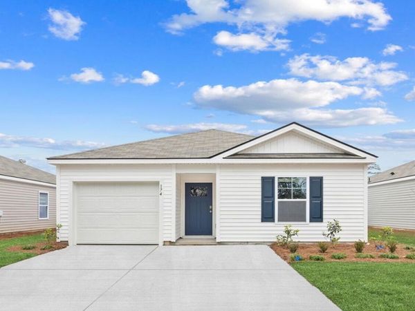 1074 Lakes Boulevard , Brunswick, GA 31525