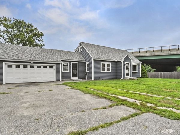 1070 Riverside Dr, Methuen, MA 01844