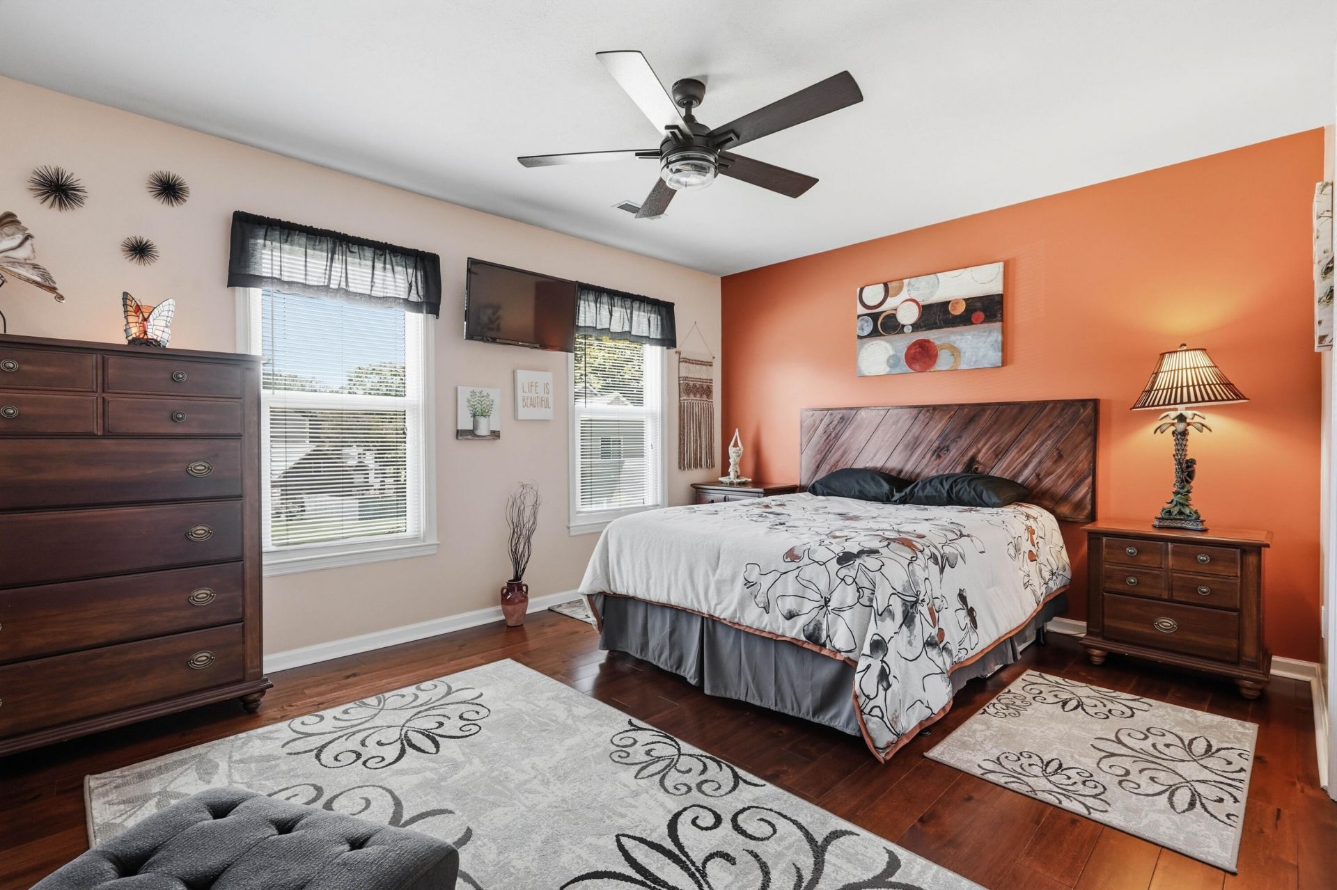 106 Six Point Court Photo 37