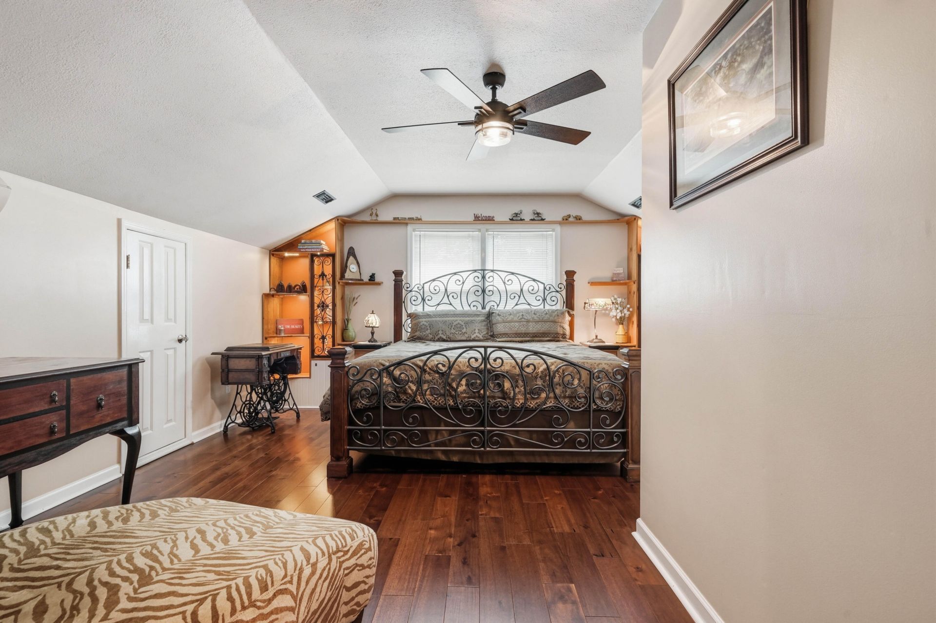 106 Six Point Court Photo 54