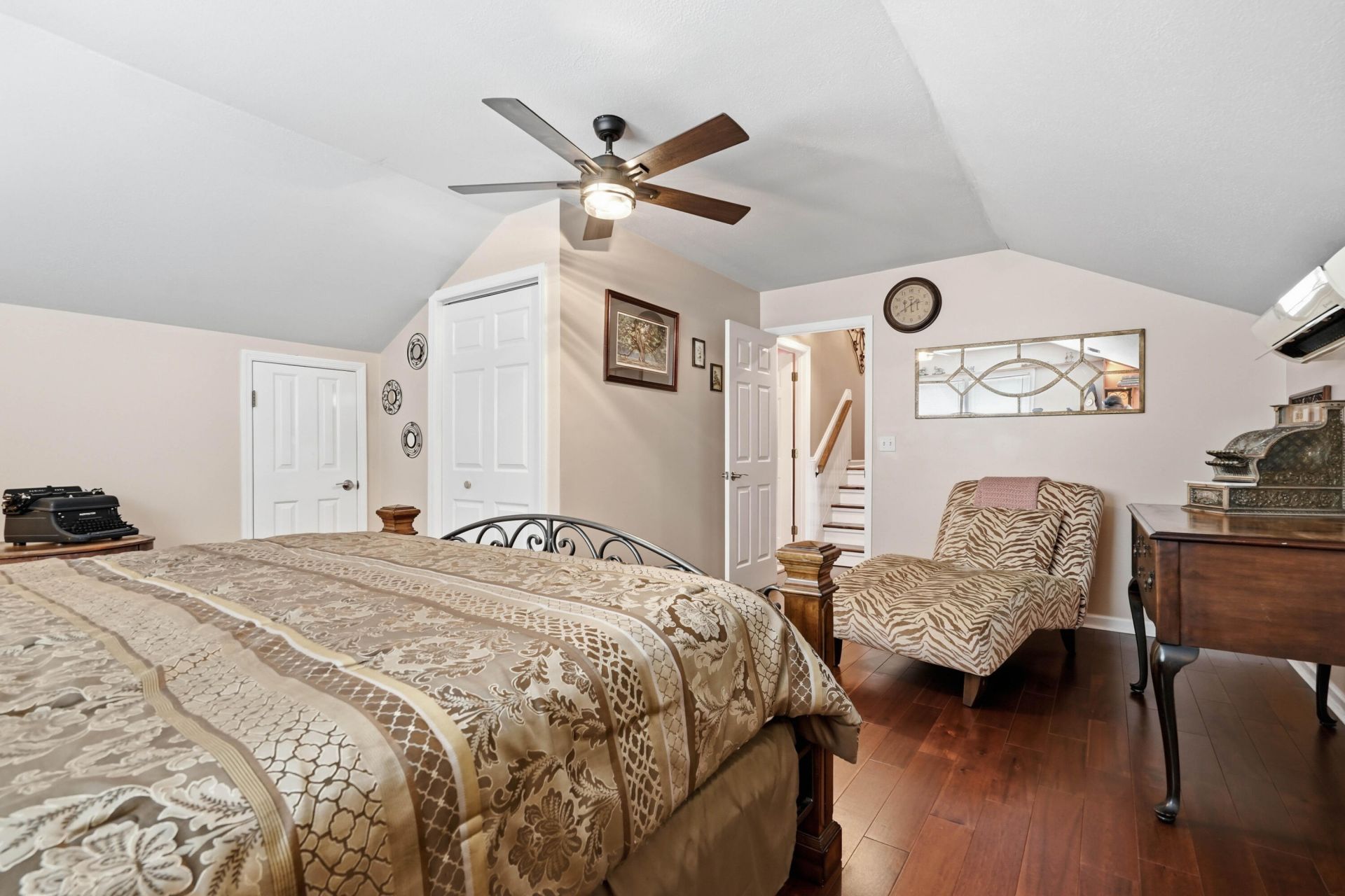 106 Six Point Court Photo 55