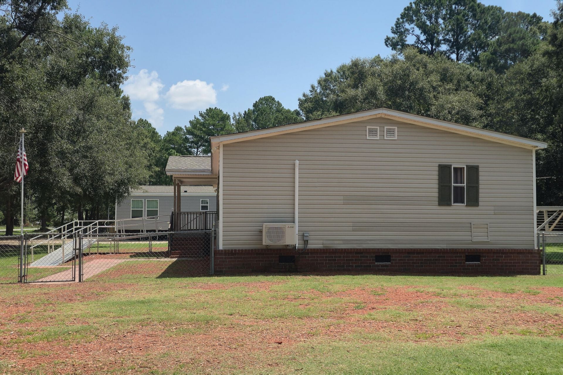 193 W Turner Street Photo 11