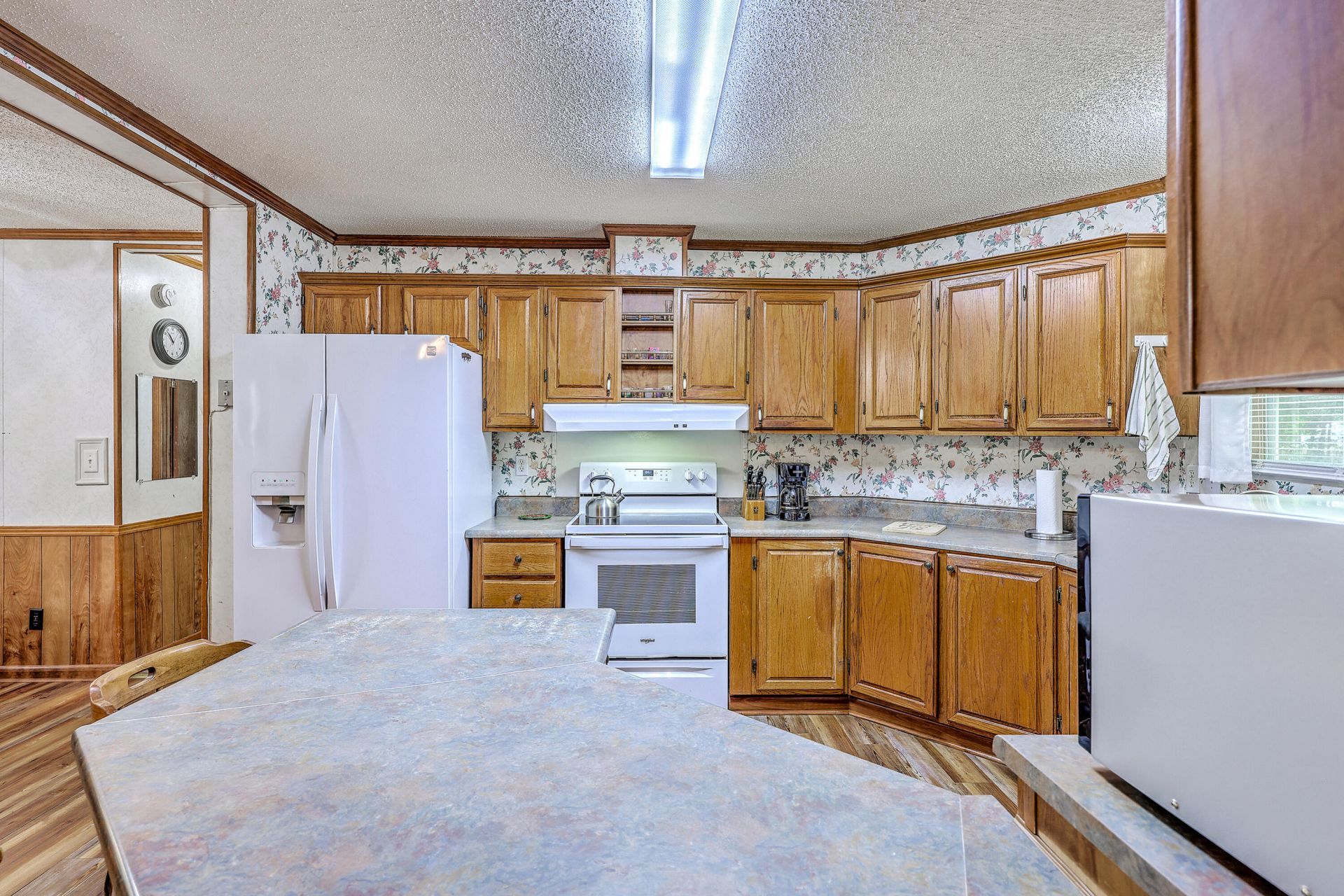 193 W Turner Street Photo 21