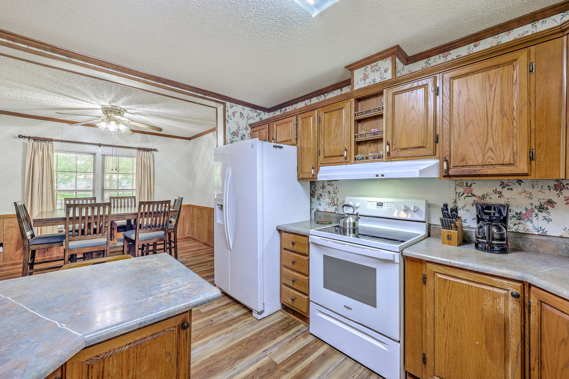 193 W Turner Street Photo 22