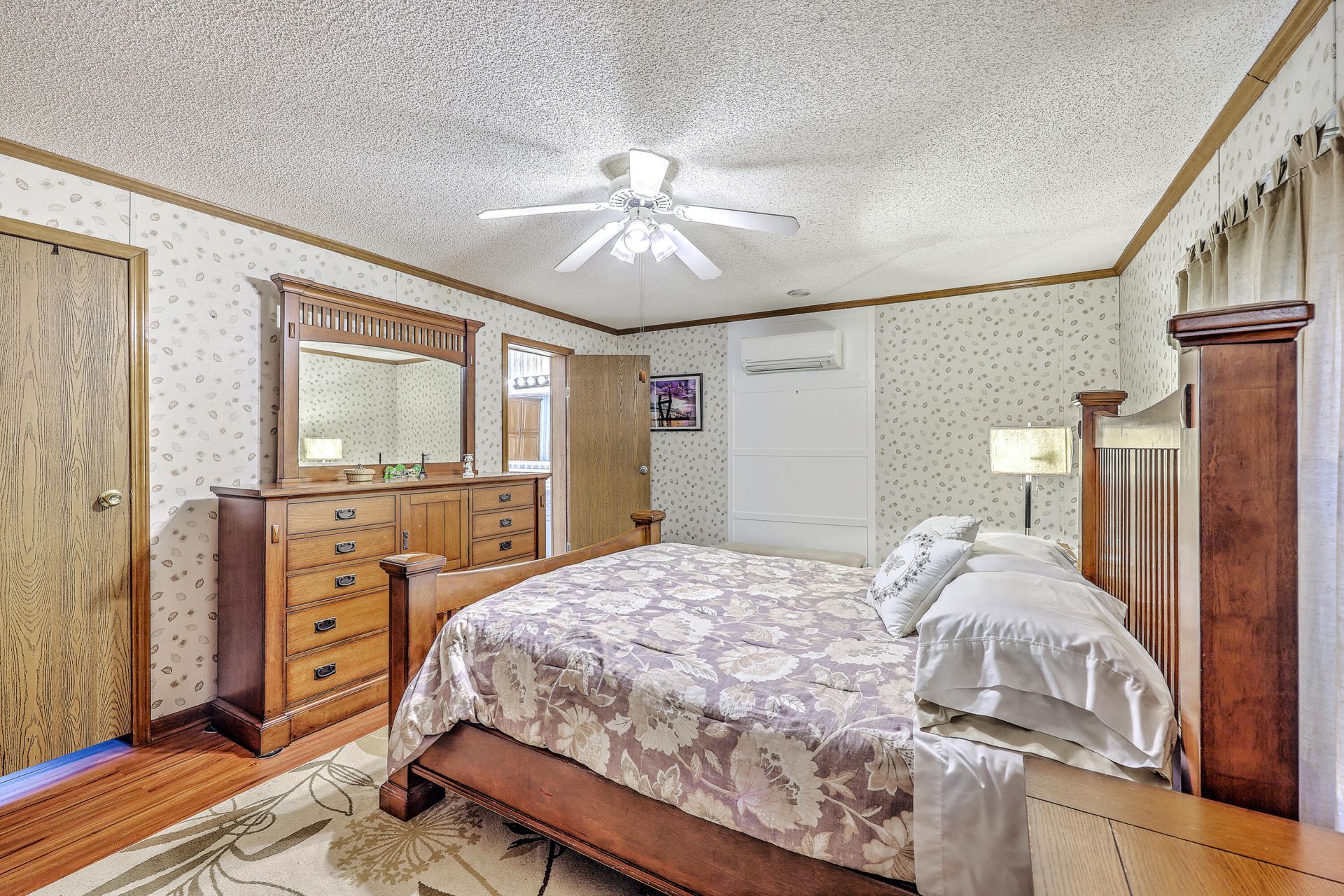 193 W Turner Street Photo 23
