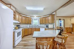 193 W Turner Street photo 4