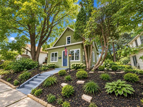 3010 Vincent Avenue N, Minneapolis, MN 55411