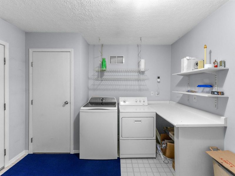 1981 Hoadley Drive , Unit 10A, Columbus, OH 43228 Photo 25