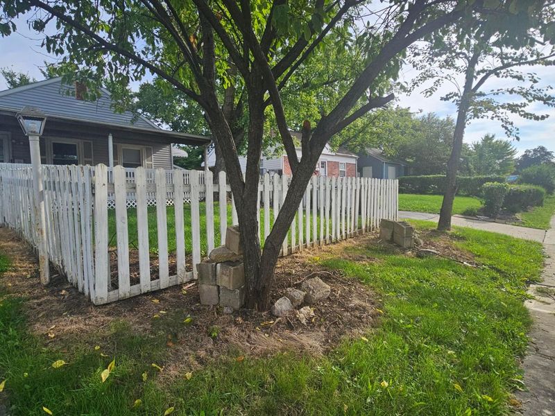 818 E Weber Road, Columbus, OH 43211 Photo 2