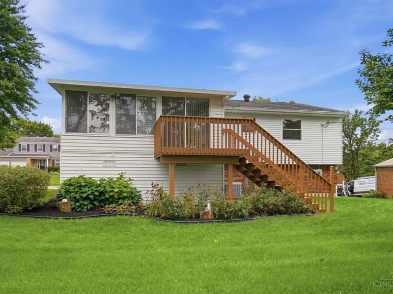 890 Summerfield Lane, Springdale, OH 45240 Photo 11