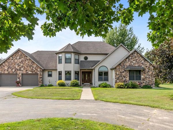 N6547 Buelow Road, New London, WI 54961