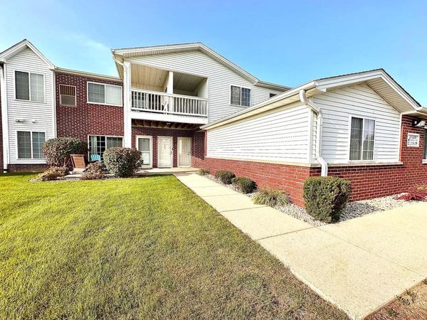 2520 11th PLACE, Unit 206, Kenosha, WI 53140
