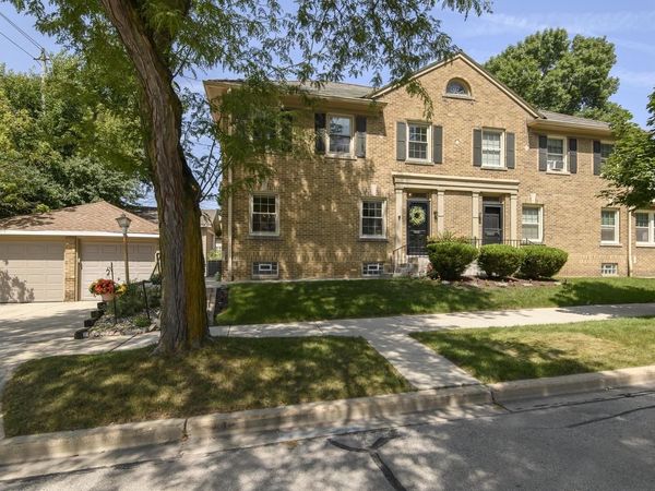 1614 E Kenmore PLACE, Shorewood, WI 53211