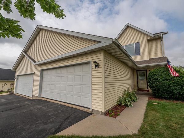 1116 Autumn DRIVE, Unit 1116, West Bend, WI 53090