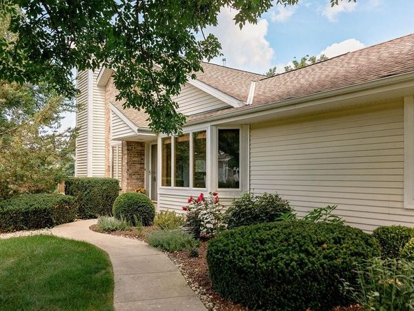 108 E Sutton PLACE, Unit A, Waukesha, WI 53188