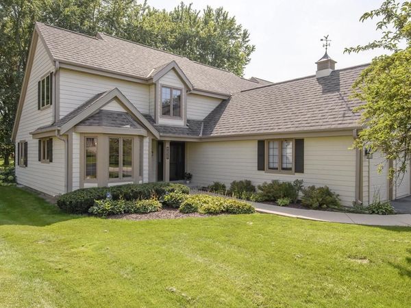 18465 St Andrew COURT, Unit A, Brookfield, WI 53045