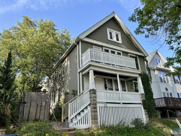 1822 E Thomas AVENUE, Unit 1824, Milwaukee, WI 53211