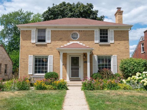 2439 N 81st STREET, Wauwatosa, WI 53213