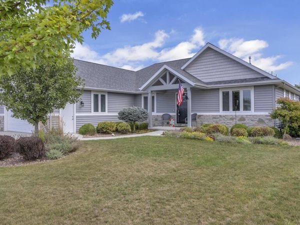 5019 Wild Meadows DRIVE, Sheboygan, WI 53083