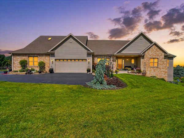 2266 Powder Hill ROAD, Hartford, WI 53027