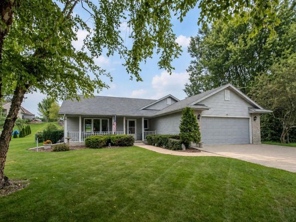 300 Martin DRIVE, Fredonia, WI 53021