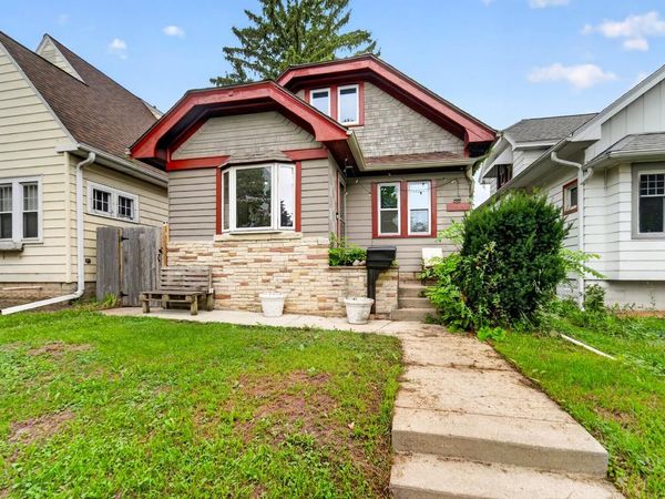 2049 S 72nd STREET, West Allis, WI 53219