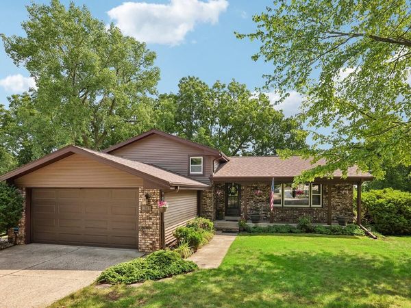 2839 Coventry LANE, Waukesha, WI 53188