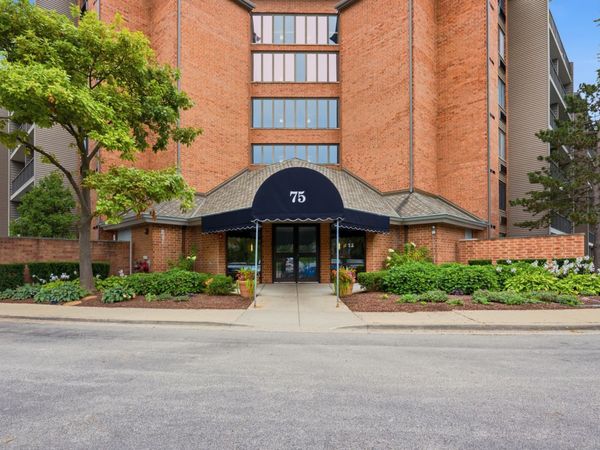 75 Kristin Circle , Unit 309, Schaumburg, IL 60195
