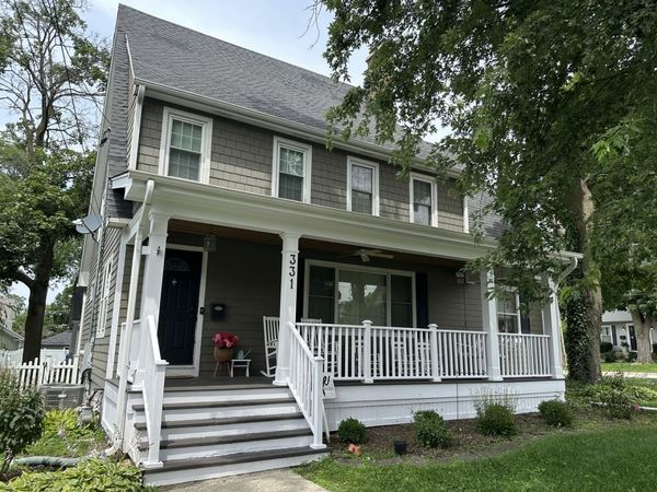 331 E Indiana Street , Wheaton, IL 60187