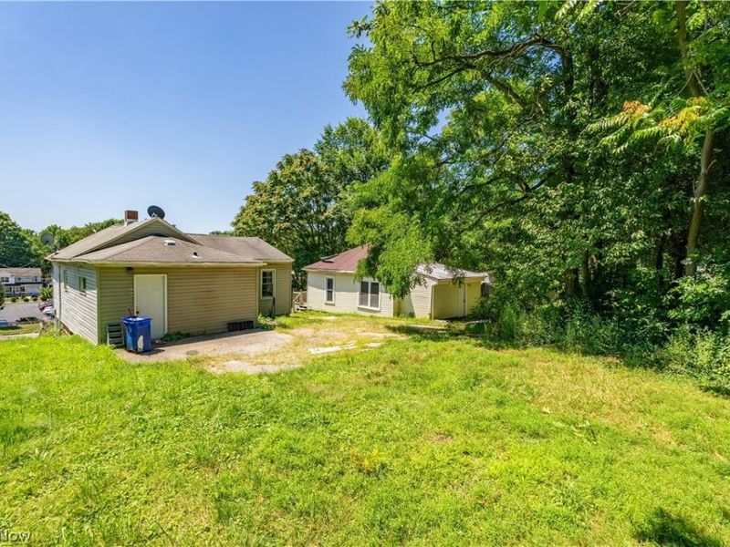 155 Fernwood Avenue , Barberton, OH 44203 Photo 2