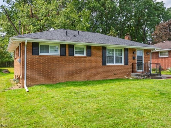 3235 Sunnybrooke , Youngstown, OH 44511