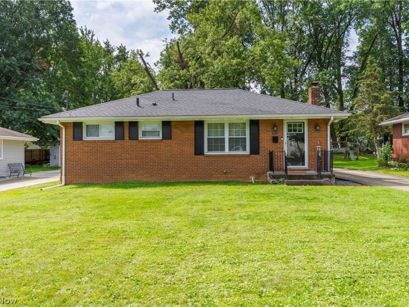 3235 Sunnybrooke, Youngstown, OH 44511 Photo 2