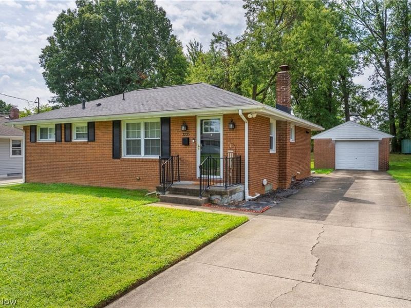 3235 Sunnybrooke, Youngstown, OH 44511 Photo 3