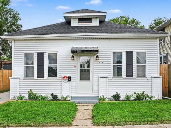 1628 Catalpa Avenue, South Bend, IN 46613