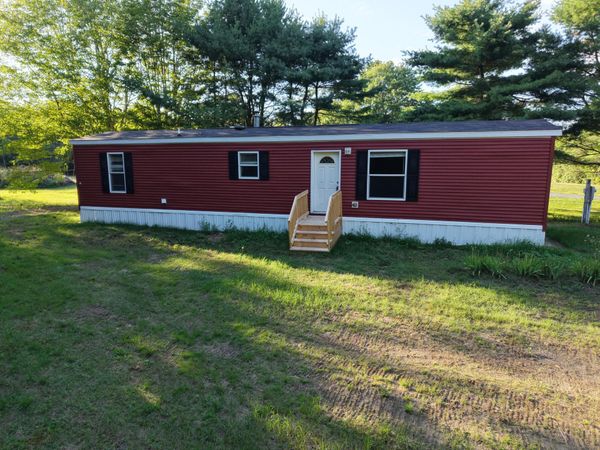 558 Nash Road , Pittston, ME 04345