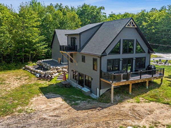 16 Dundee Lane, Bridgton, ME 04009