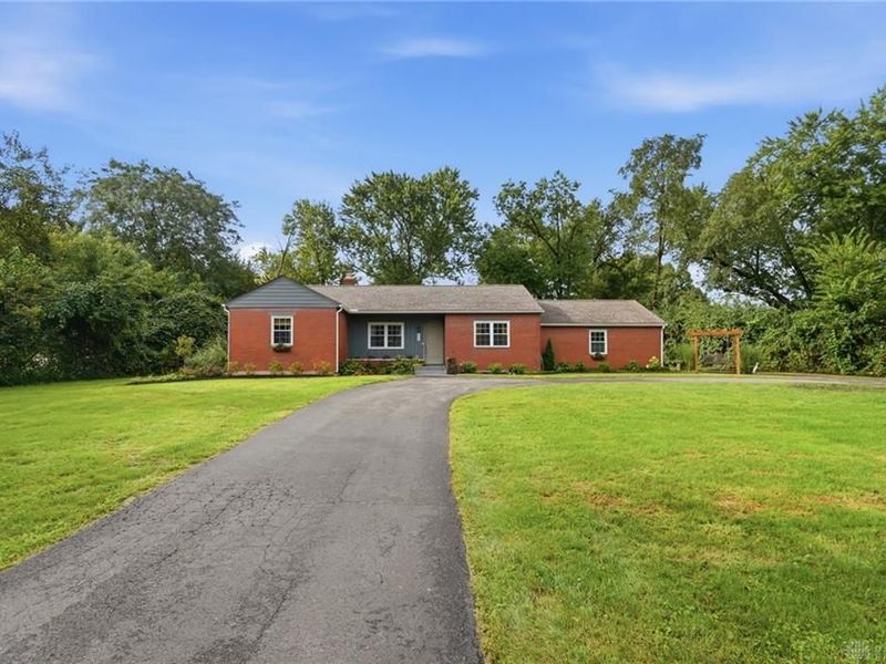 679 Meadowview Drive, Washington Township, OH 45459 Photo 2
